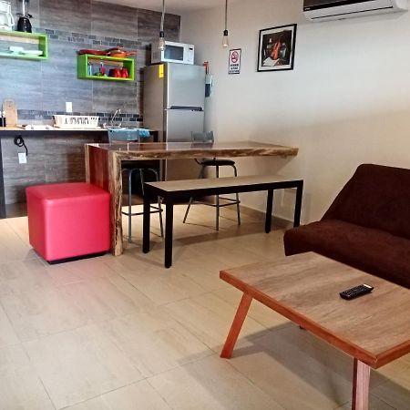 Brisas 10 Beachside Suites Канкун Екстер'єр фото