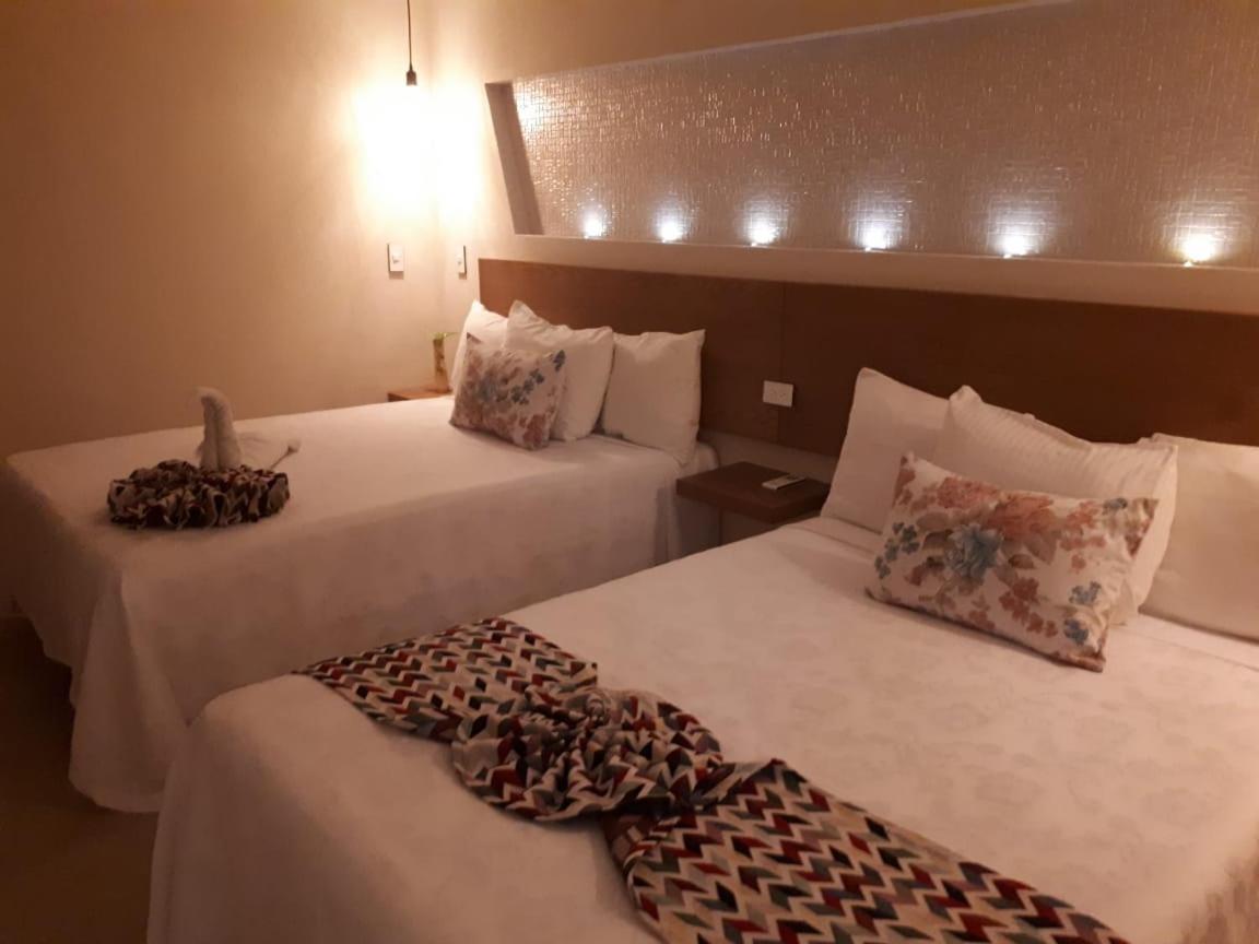 Brisas 10 Beachside Suites Канкун Екстер'єр фото