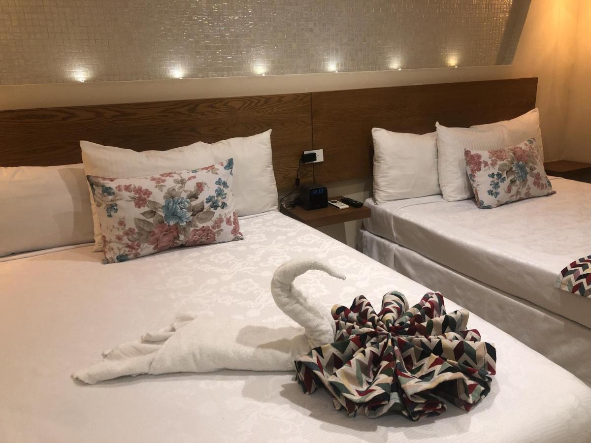 Brisas 10 Beachside Suites Канкун Екстер'єр фото