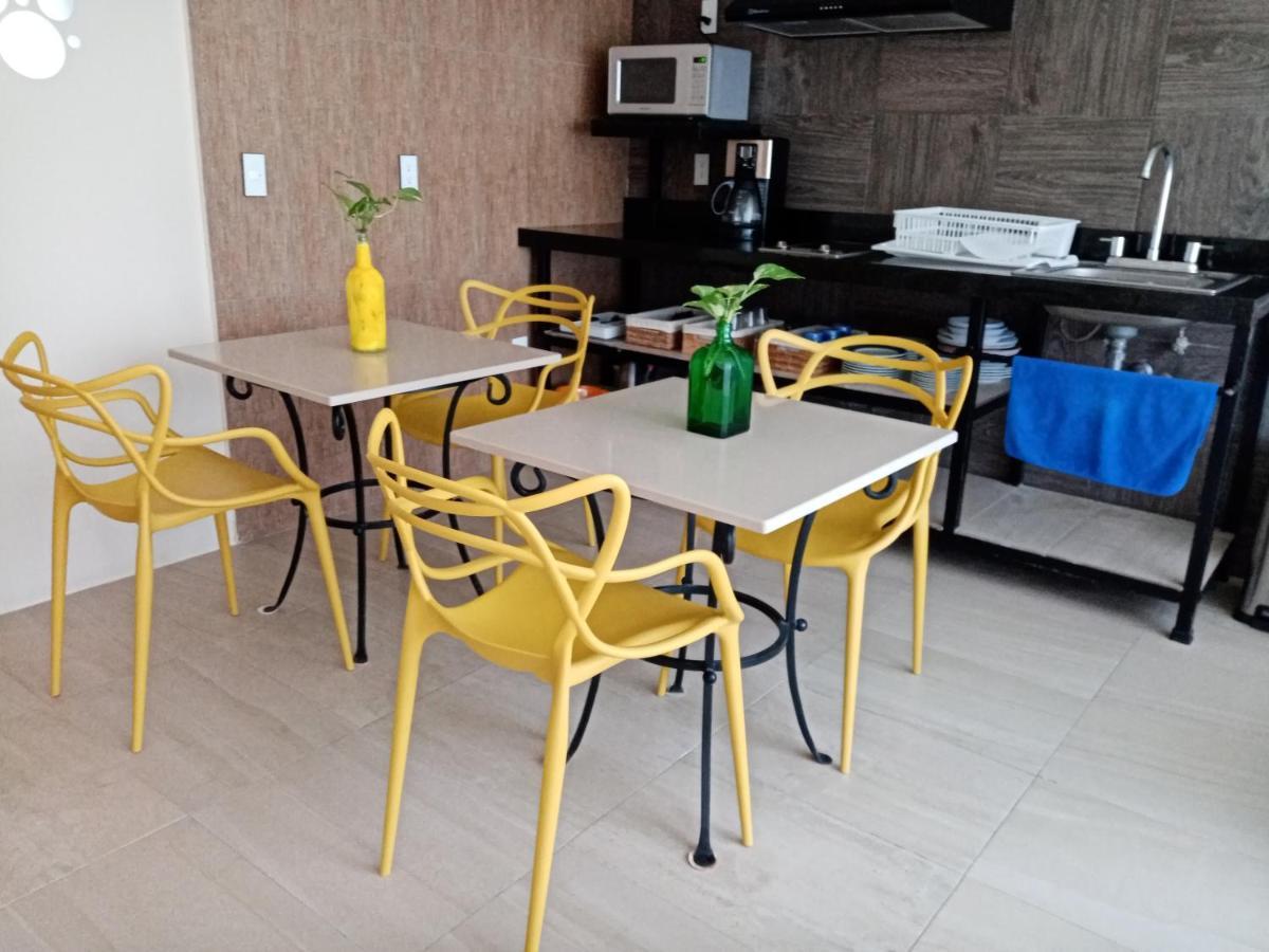 Brisas 10 Beachside Suites Канкун Екстер'єр фото