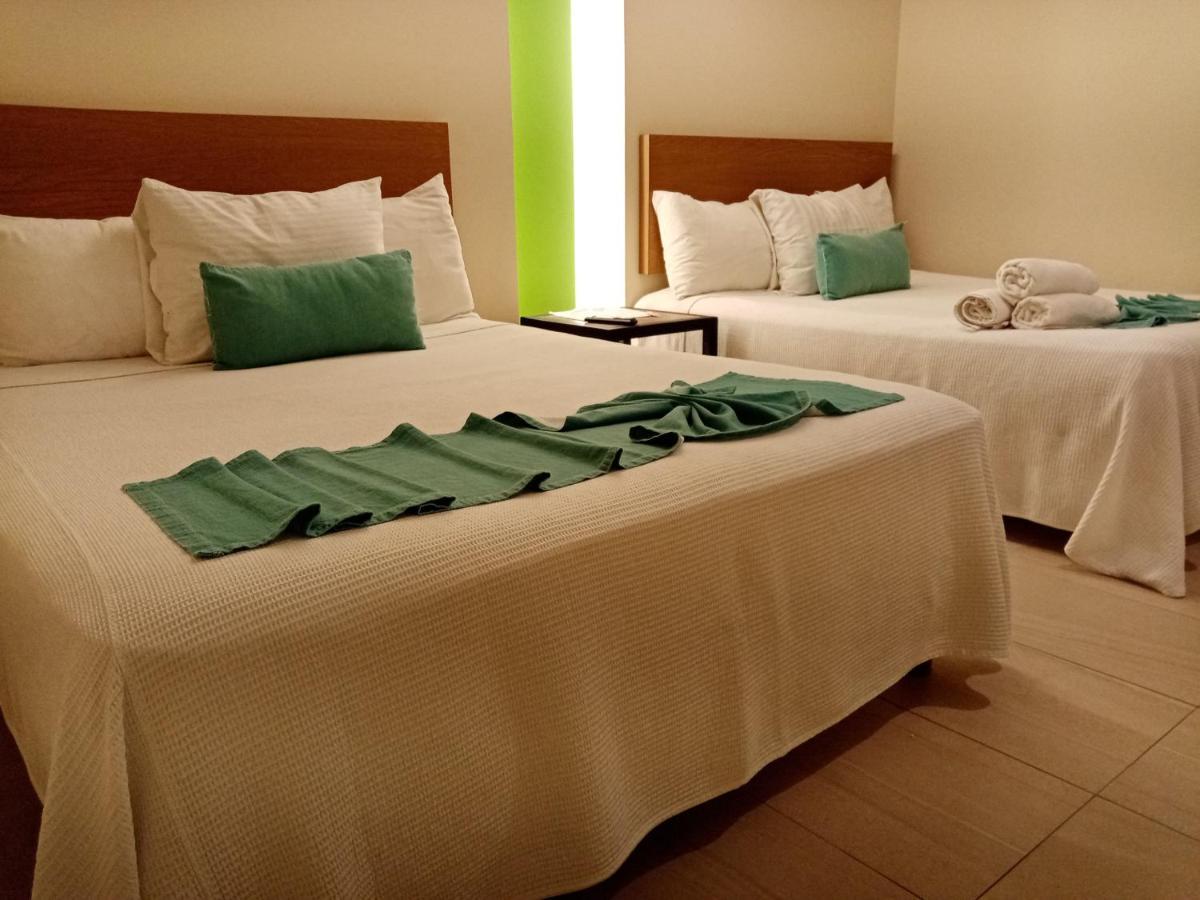 Brisas 10 Beachside Suites Канкун Екстер'єр фото