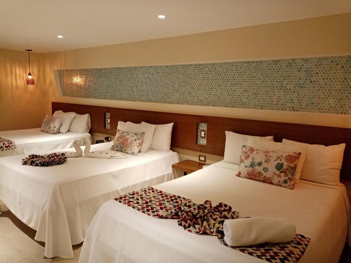 Brisas 10 Beachside Suites Канкун Екстер'єр фото