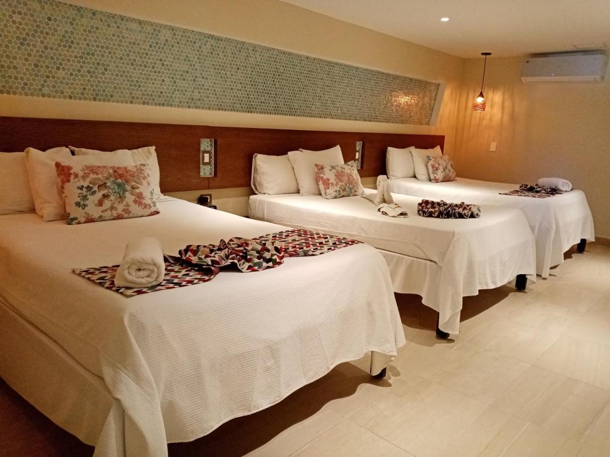 Brisas 10 Beachside Suites Канкун Екстер'єр фото