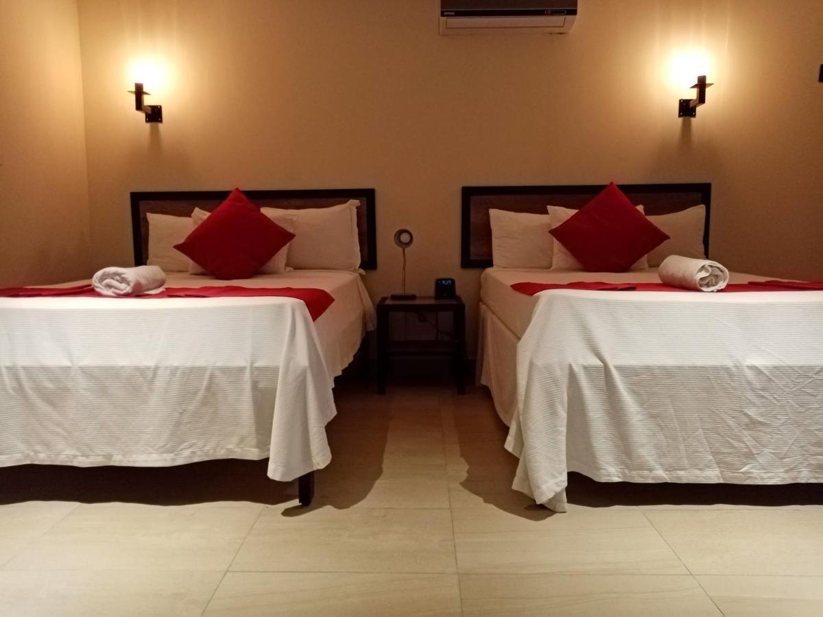 Brisas 10 Beachside Suites Канкун Екстер'єр фото