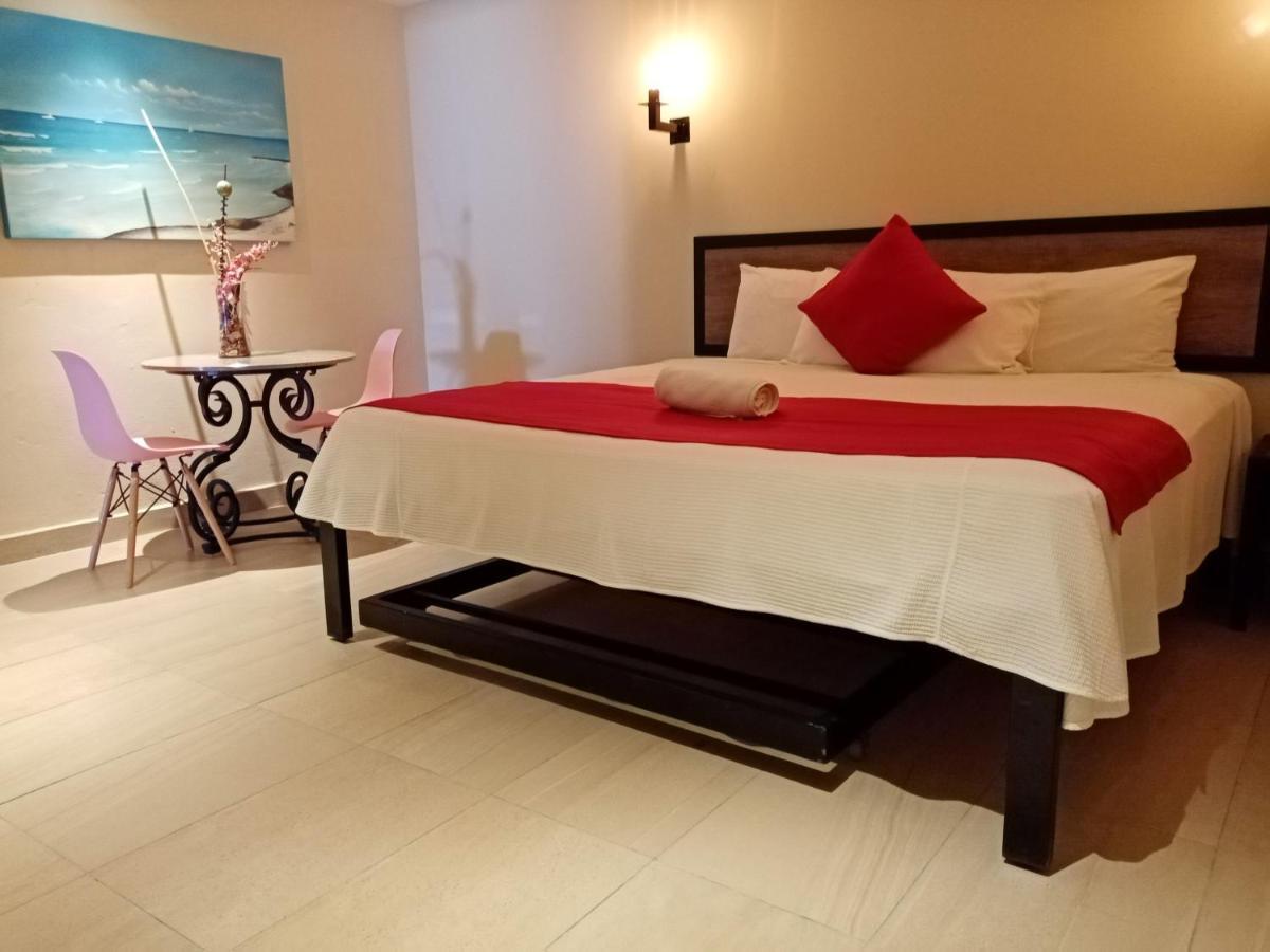 Brisas 10 Beachside Suites Канкун Екстер'єр фото