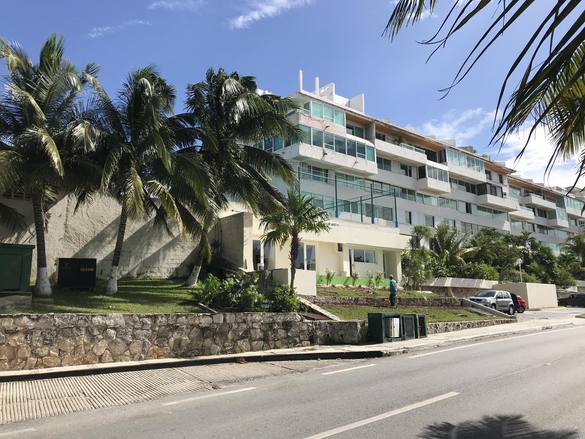 Brisas 10 Beachside Suites Канкун Екстер'єр фото