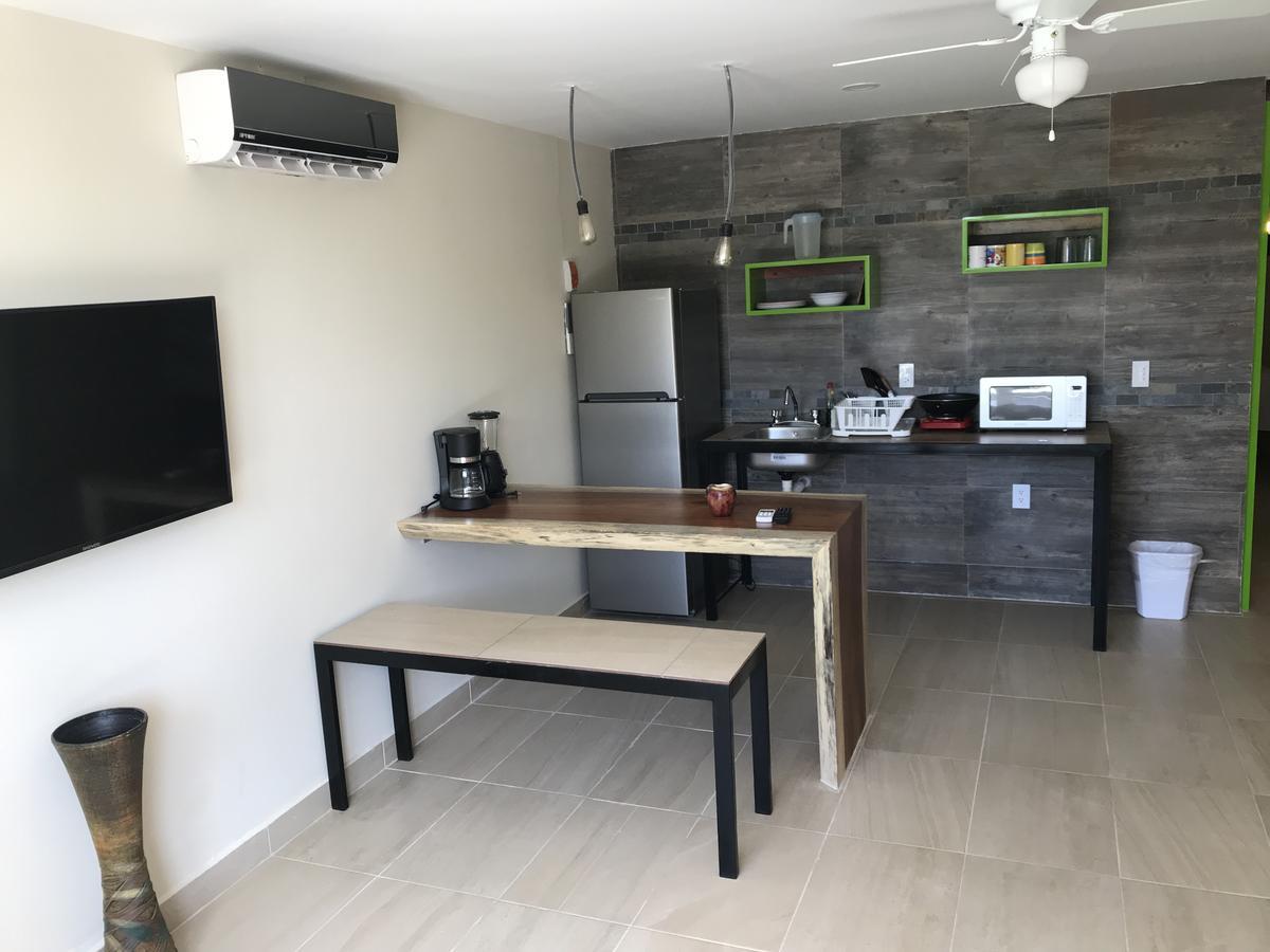 Brisas 10 Beachside Suites Канкун Екстер'єр фото