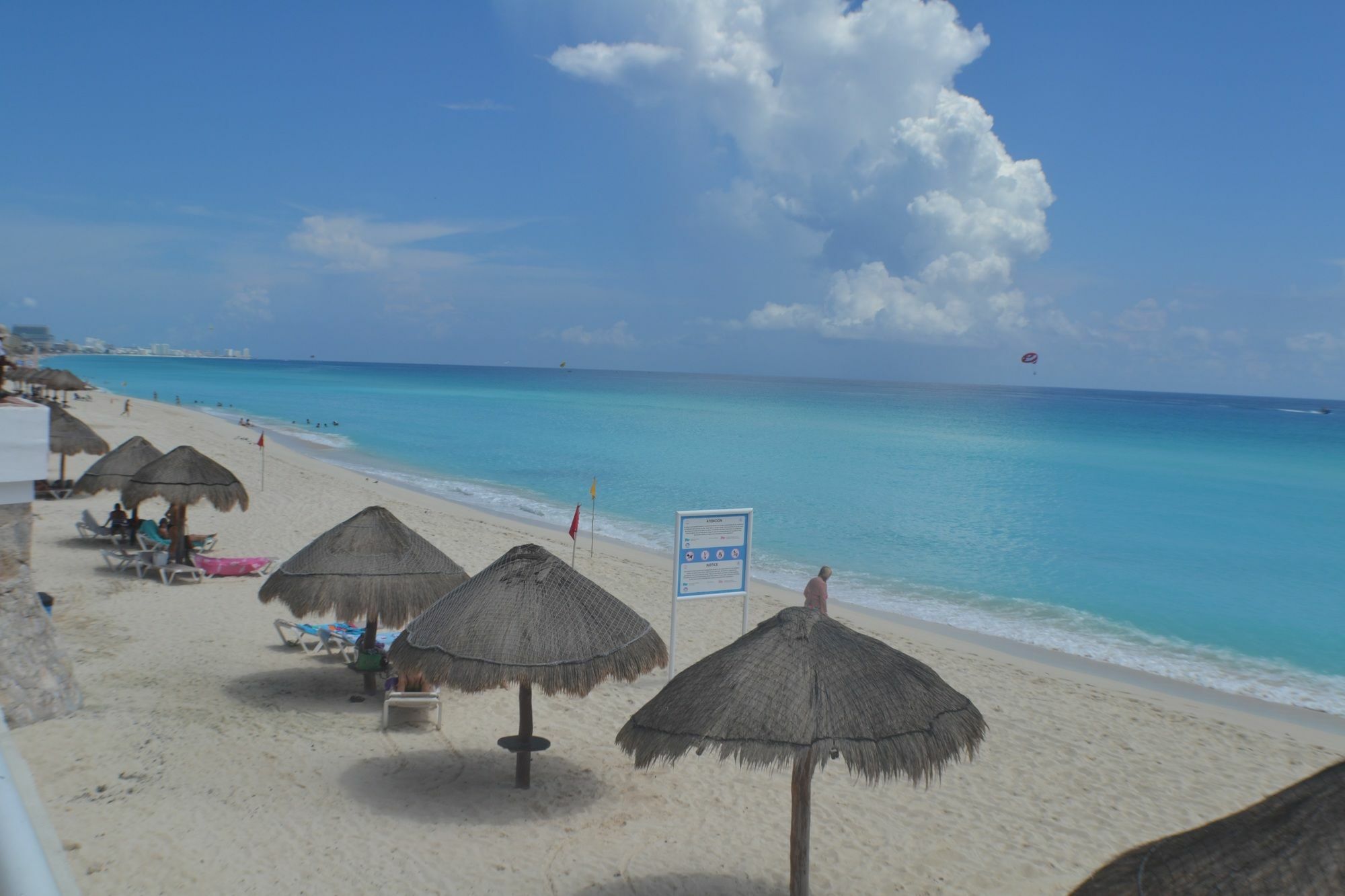 Brisas 10 Beachside Suites Канкун Екстер'єр фото