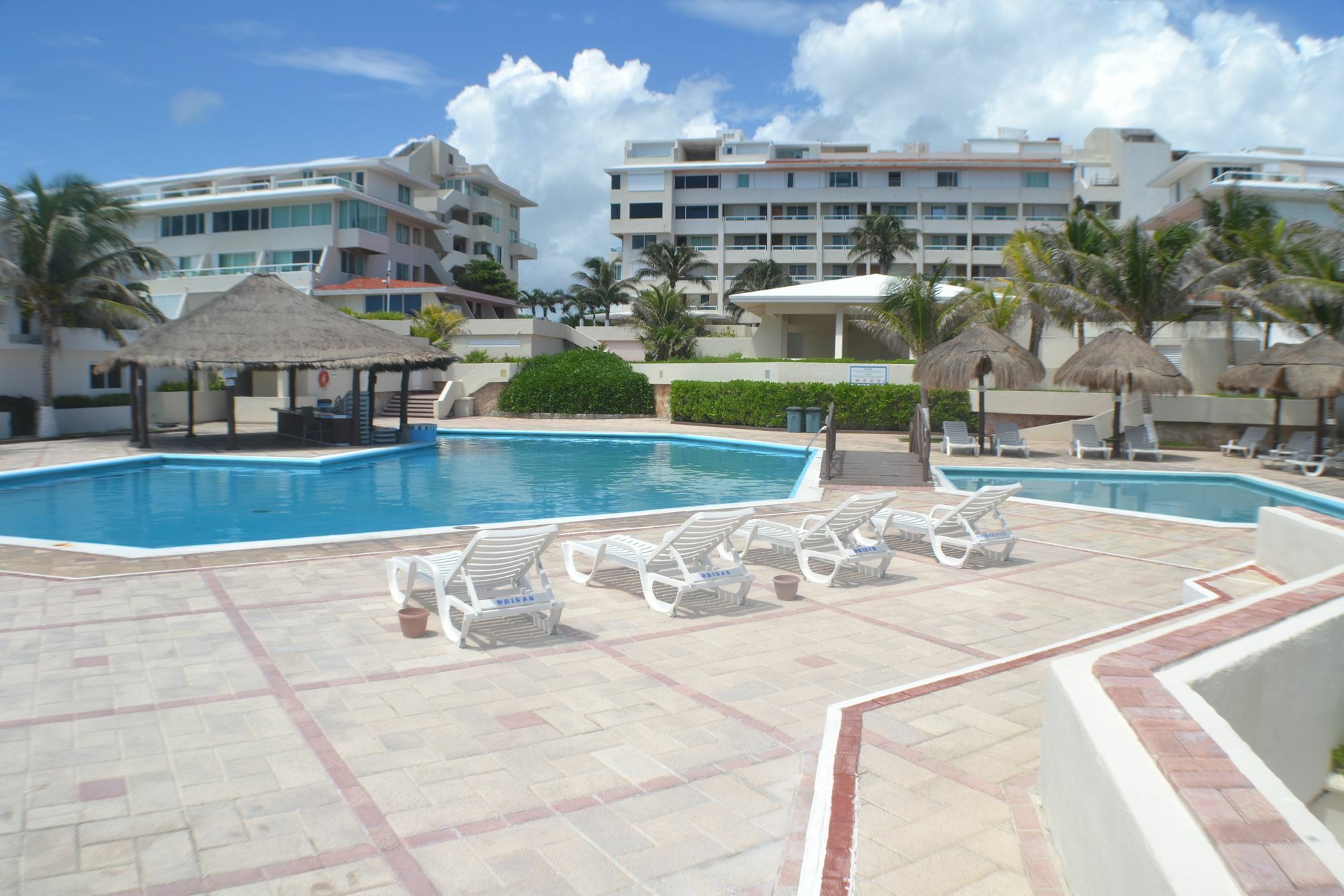 Brisas 10 Beachside Suites Канкун Екстер'єр фото