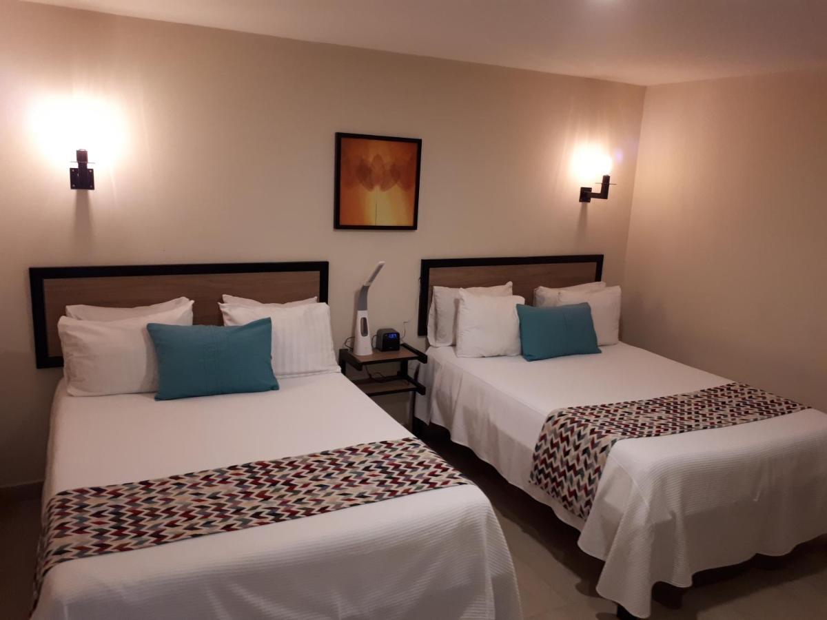 Brisas 10 Beachside Suites Канкун Екстер'єр фото